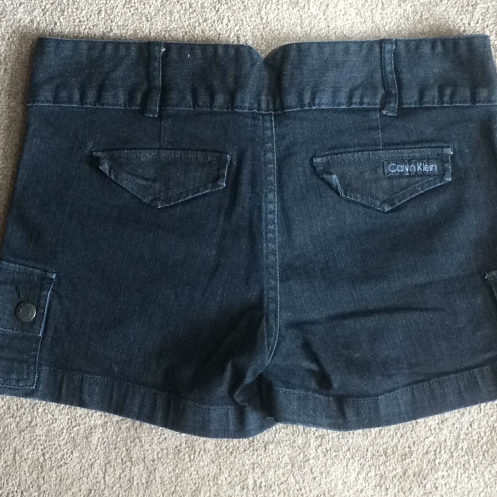 Shorts - Picture 3 of 4